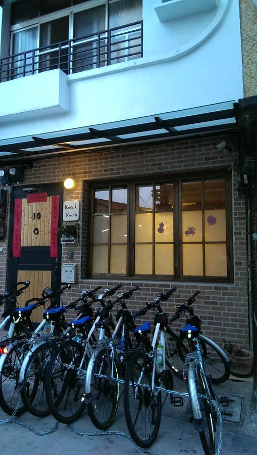 Knock Knock Hostel Kaohsiung Exterior foto