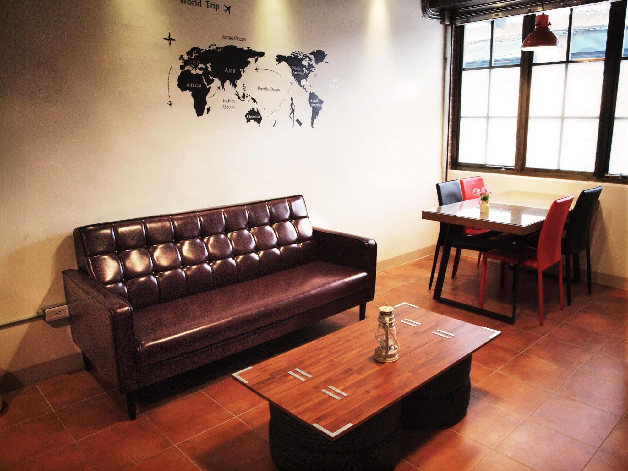 Knock Knock Hostel Kaohsiung Exterior foto